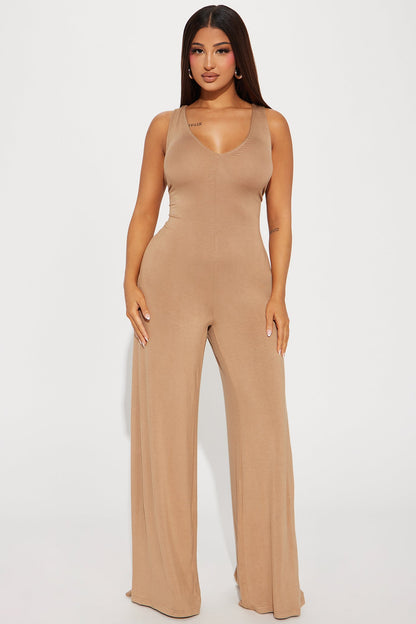 https://cdn.shopify.com/s/files/1/0293/9277/files/01-23-24_S2_19_HF24E401_Tan_CB_AC_11-19-51_0250_PXF.jpg?v=1706306366