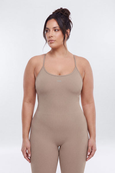 https://cdn.shopify.com/s/files/1/0293/9277/files/01-23-26_S9_29_B12503SJ1304_Taupe_RA_AA_11-19-33_0399-14_EH_ES_AB_ES_JA_PLUS_EH.jpg?v=1779401718&with=400&height=600
