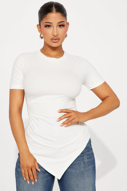 https://cdn.shopify.com/s/files/1/0293/9277/files/01-26-24_S4_5_ZD2591_Ivory_CB_AP_10-15-00_39181_PXF.jpg?v=1706577178