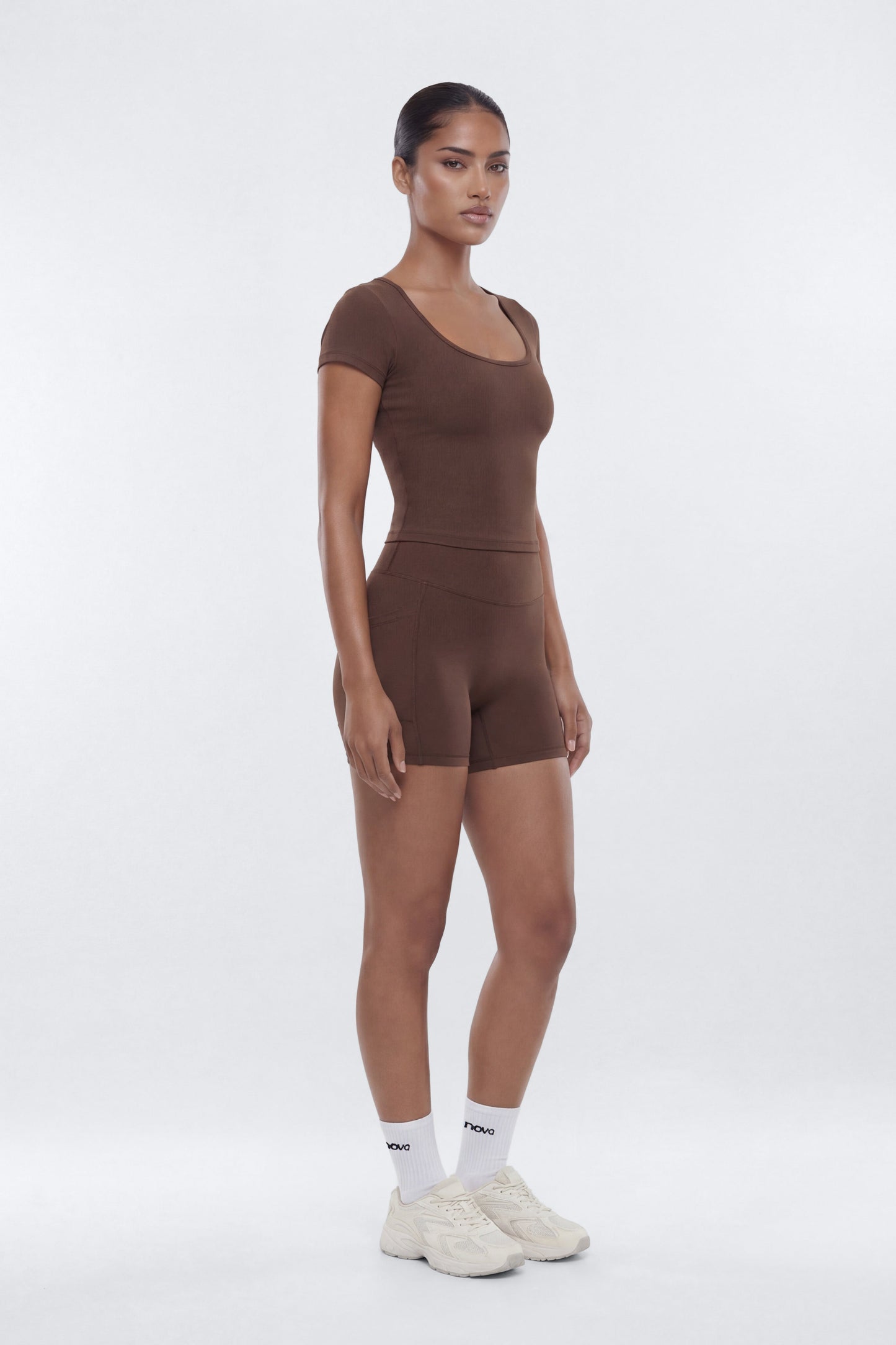 https://cdn.shopify.com/s/files/1/0293/9277/files/01-28-26_S7_PM_13_B12504SB1201_Brown_JG_AA_17-51-57_37471-1_ES_ES_PXF.jpg?v=1769980760