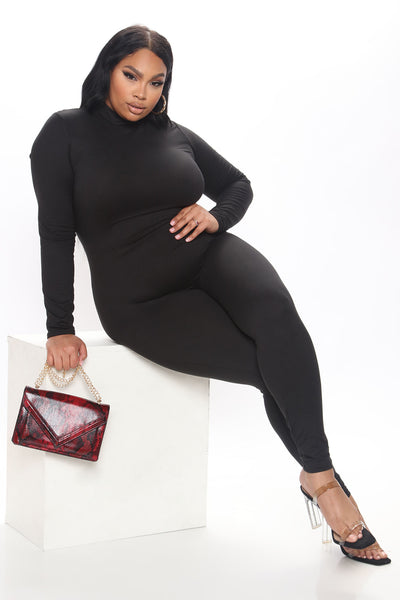 https://cdn.shopify.com/s/files/1/0293/9277/products/01-29-21Studio3_SN_TB_14-24-35_55_MP1064_Black_0698_PLUS_EH.jpg?v=1629398657&with=400&height=600