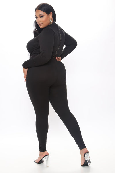 https://cdn.shopify.com/s/files/1/0293/9277/products/01-29-21Studio3_SN_TB_14-26-46_55_MP1064_Black_0712_PLUS_EH.jpg?v=1629398657&with=400&height=600