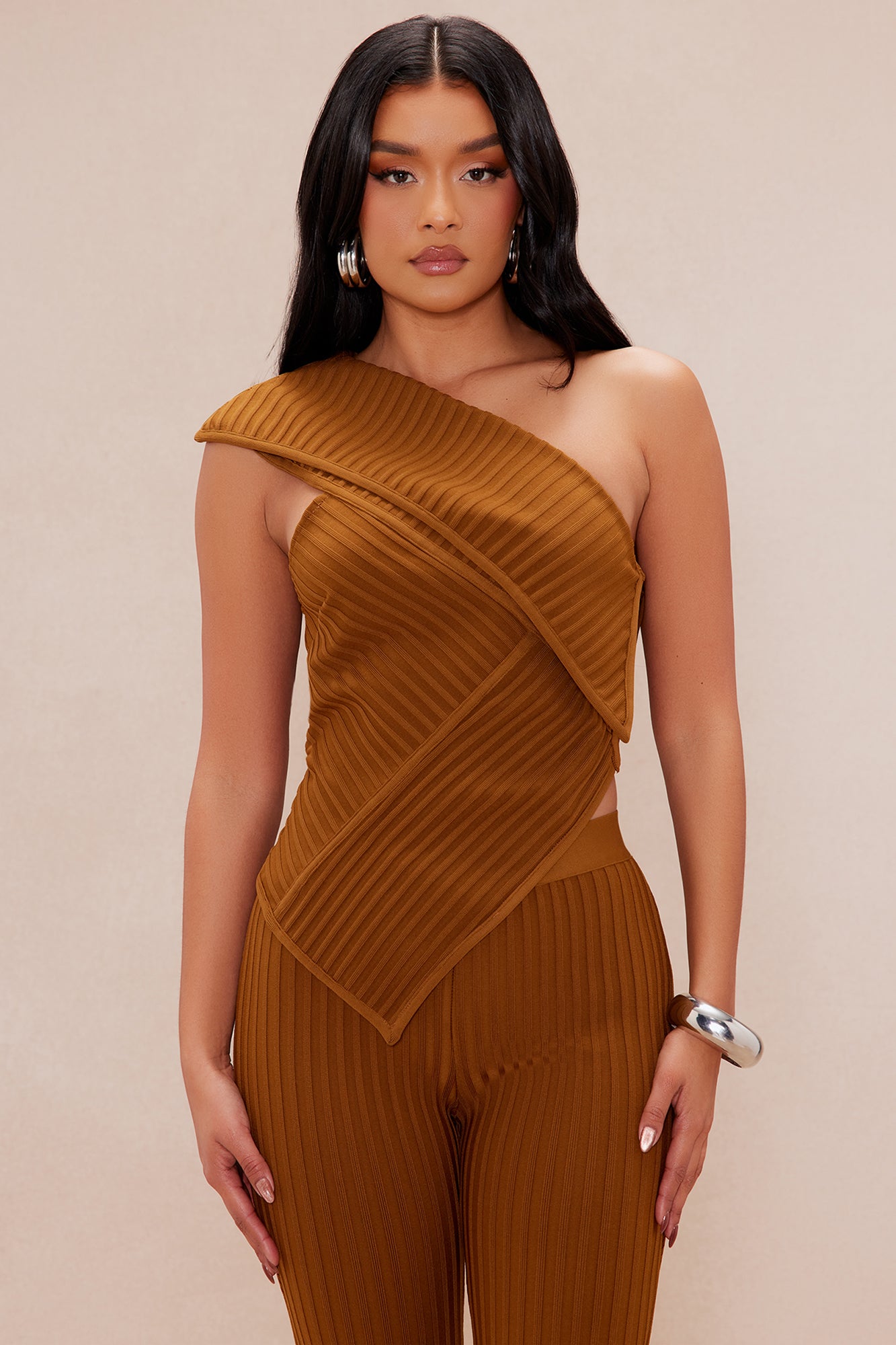 https://cdn.shopify.com/s/files/1/0293/9277/files/01-29-25_S5_56_24GWQ8418A_Cognac_RA_DO_14-59-48_4037_PXF.jpg?v=1738285752