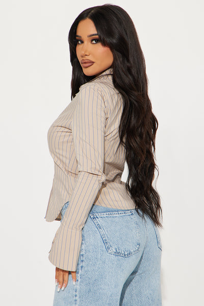 https://cdn.shopify.com/s/files/1/0293/9277/files/01-30-25_S3_35_24KT7210FN_Taupecombo_RA_SS_12-06-31_4660_PXF.jpg?v=1738365999&with=400&height=600