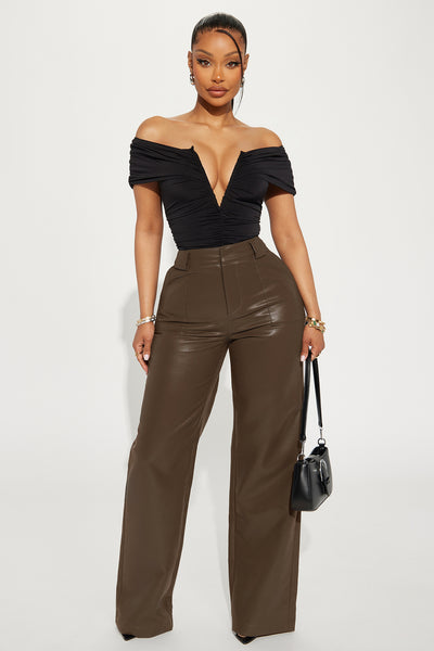 https://cdn.shopify.com/s/files/1/0293/9277/files/02-01-24_S2_43_ZDFN1459_Navy_KJ_RL_15-16-19_30388_PXF_BL_Caffe.jpg?v=1789494886&with=400&height=600