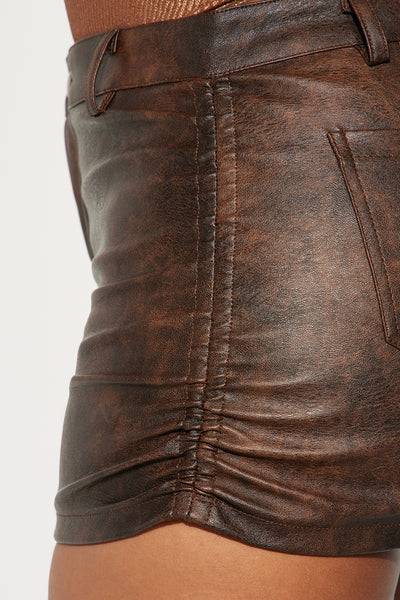 https://cdn.shopify.com/s/files/1/0293/9277/files/02-02-24_S2_13_ZDFN1470_Brown_KJ_RL_15-03-48_30466_PXF.jpg?v=1707158623&with=400&height=600