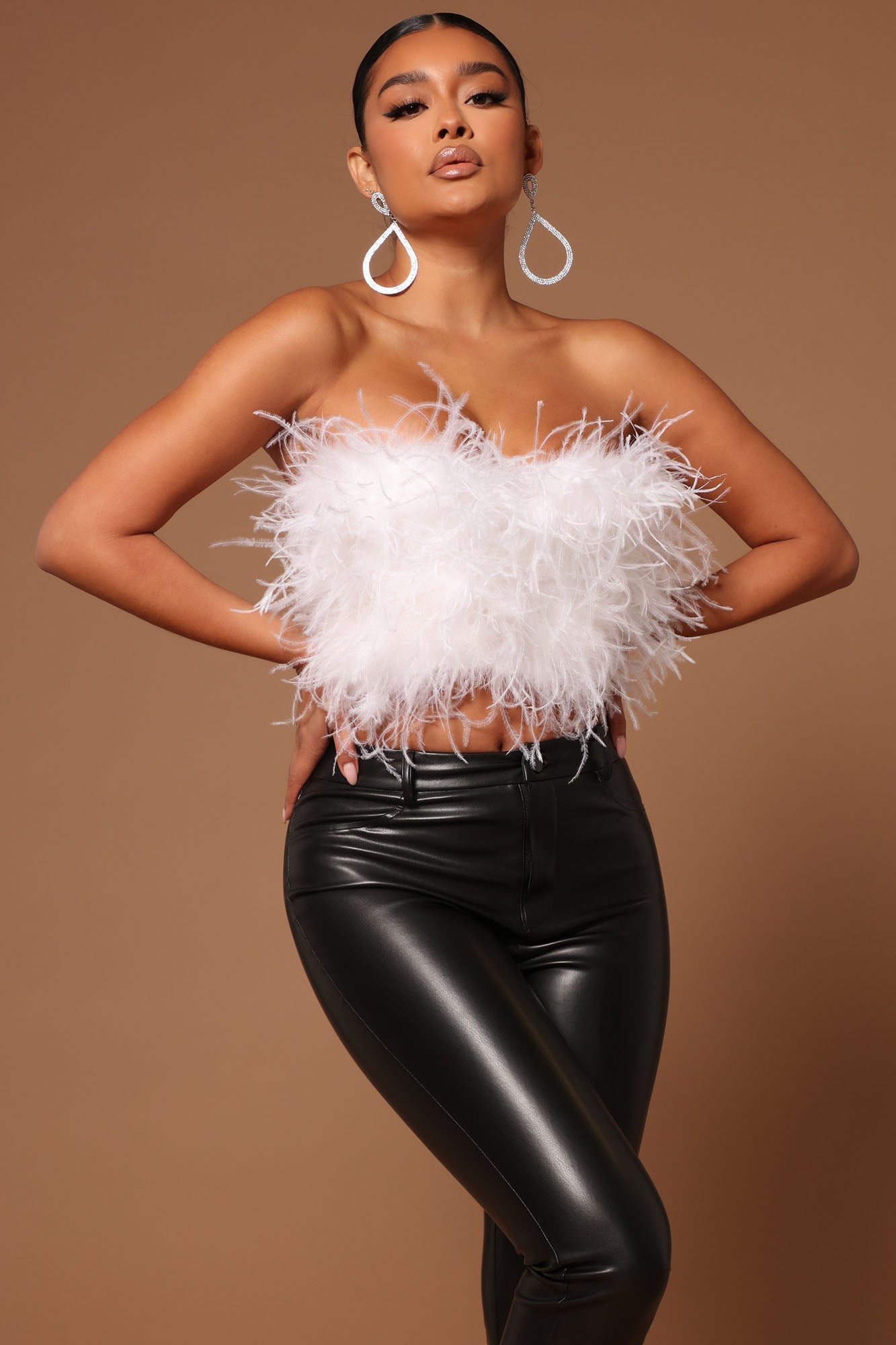 https://cdn.shopify.com/s/files/1/0293/9277/products/02-03-22Studio5_SN_KP_11-12-44_12_GWX123A_White_0037_EH.jpg?v=1697768617