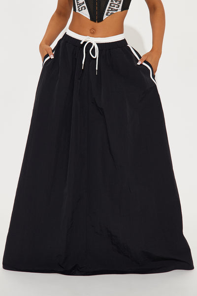 https://cdn.shopify.com/s/files/1/0293/9277/files/02-03-25_S5_56_GW24K1763_BlackWhite_KP_IM_14-07-19_0418_PXF.jpg?v=1738693242&with=400&height=600