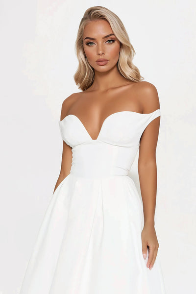 https://cdn.shopify.com/s/files/1/0293/9277/files/02-03-25_S9_38_DI11583_OffWhite_RK_AP_13-09-01_1222_PXF_MH.jpg?v=1739471779&with=400&height=600
