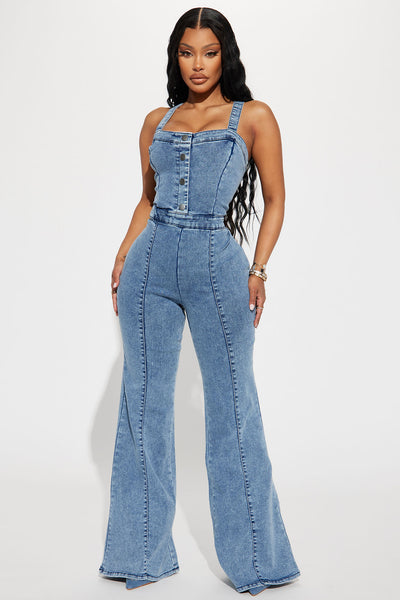 https://cdn.shopify.com/s/files/1/0293/9277/products/02-04-23Studio2_KJ_RL_11-35-16_23_20009_LightWash_P_0024_DG.jpg?v=1675905313&with=400&height=600