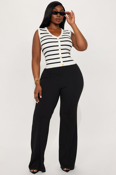 https://cdn.shopify.com/s/files/1/0293/9277/files/02-04-25_S8_9_KCCT4101005_WhiteBlack_RA_IM_10-27-51_PLUS_37583_PXF.jpg?v=1738957800&with=400&height=600
