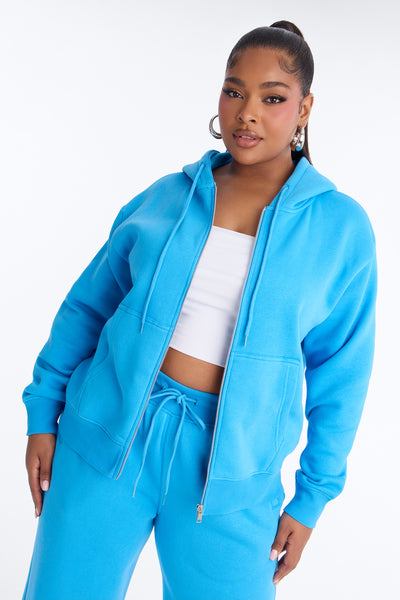 https://cdn.shopify.com/s/files/1/0293/9277/files/02-04-26_S6_53_123ZIPUP_Blue_AF_JS_15-05-04_PLUS_8538_PXF.jpg?v=1770669128&with=400&height=600