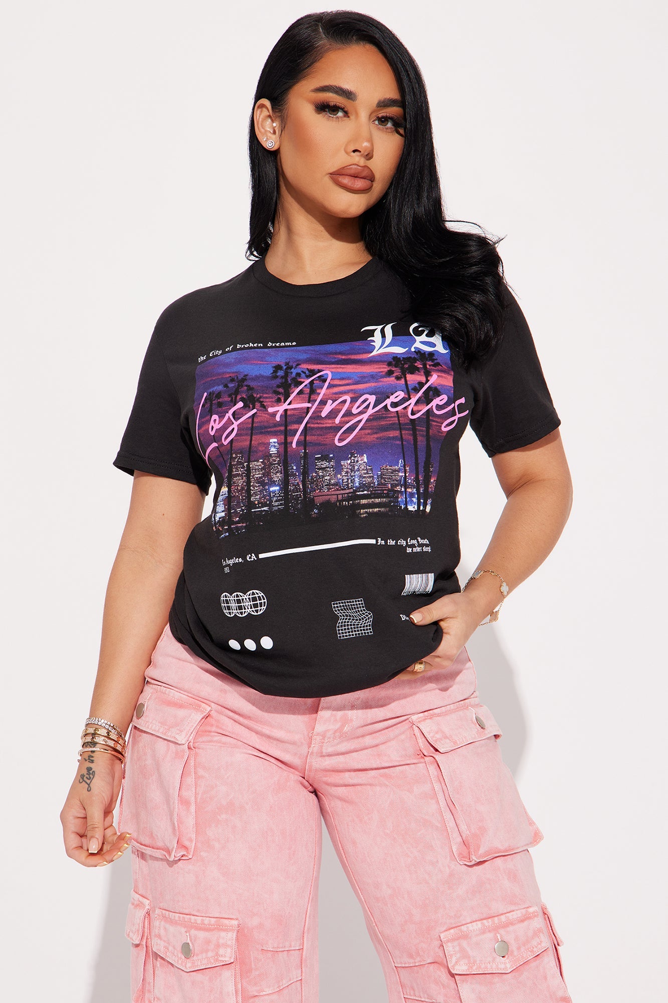 https://cdn.shopify.com/s/files/1/0293/9277/files/02-05-24_S1_24_DT14_Pink_R_RD_SS_13-11-49_14006_PXF.jpg?v=1707350081