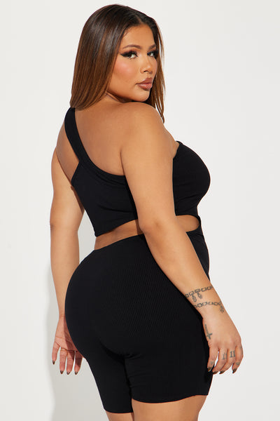 https://cdn.shopify.com/s/files/1/0293/9277/files/02-08-24_S4_41_P2420JC42_Black_P_DT_IM_13-58-00_PLUS_47884_PXF.jpg?v=1707850185&with=400&height=600