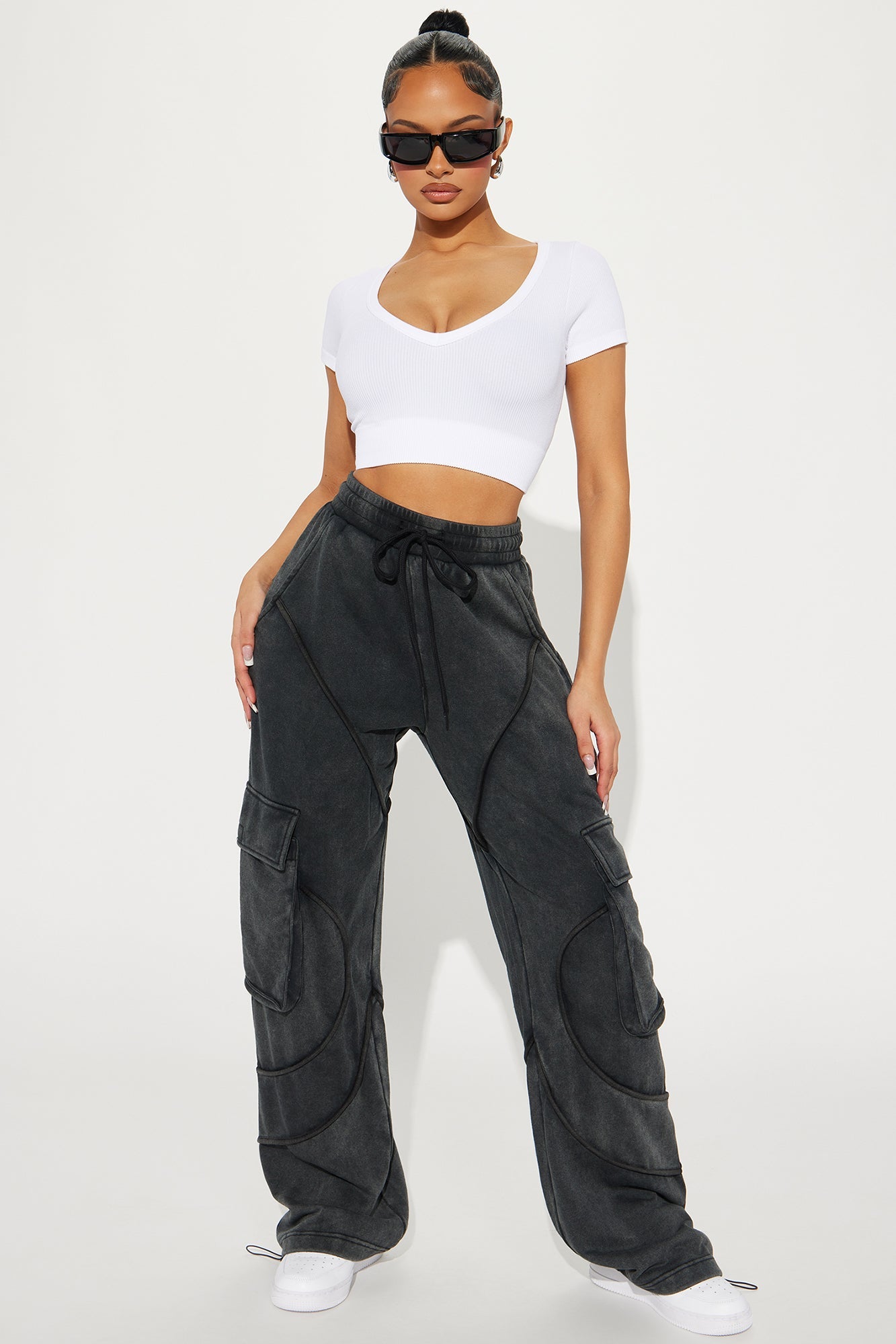 https://cdn.shopify.com/s/files/1/0293/9277/files/02-09-24_S2_54_ZDFN1390_Charcoal_KJ_RL_13-55-53_8366_PXF.jpg?v=1707859953