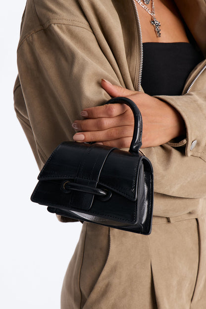 https://cdn.shopify.com/s/files/1/0293/9277/files/02-09-26_S6_65_LM10208_Black_ZSR_KF_IM_14-09-28_6961_SG_SKS.jpg?v=1770834174