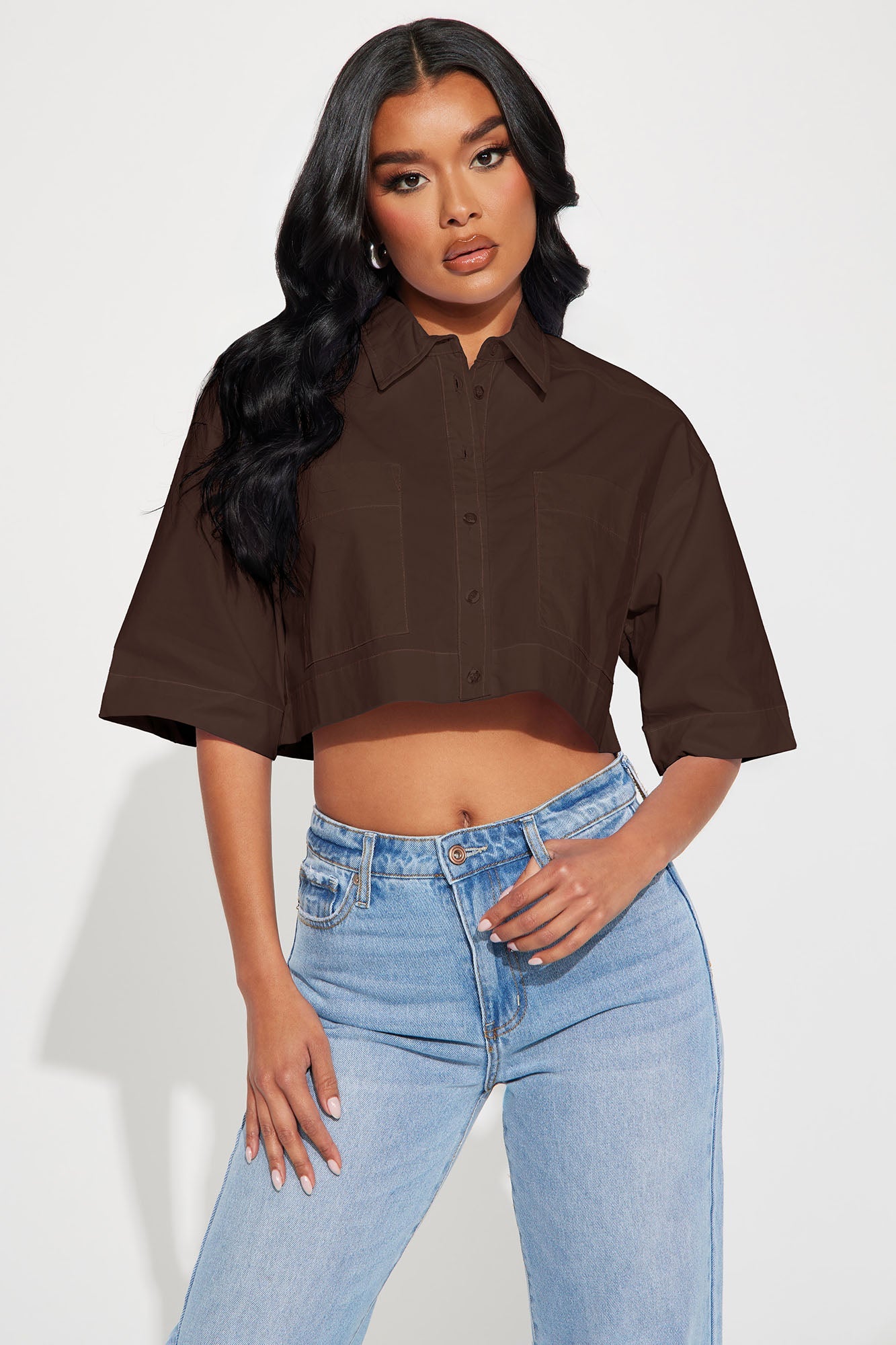 https://cdn.shopify.com/s/files/1/0293/9277/files/02-10-23Studio1_TH_IM_14-02-45_52_HF23A706_White_17401_EH_JA_Chocolate.jpg?v=1755121843