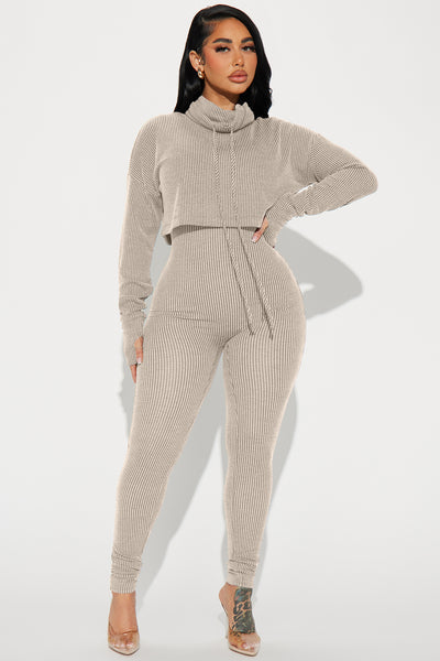 https://cdn.shopify.com/s/files/1/0293/9277/files/02-12-24_S1_58_NMF1057_Charcoal_P_KT_AC_14-51-29_19265_PXF_JA_Stone.jpg?v=1789505071&with=400&height=600