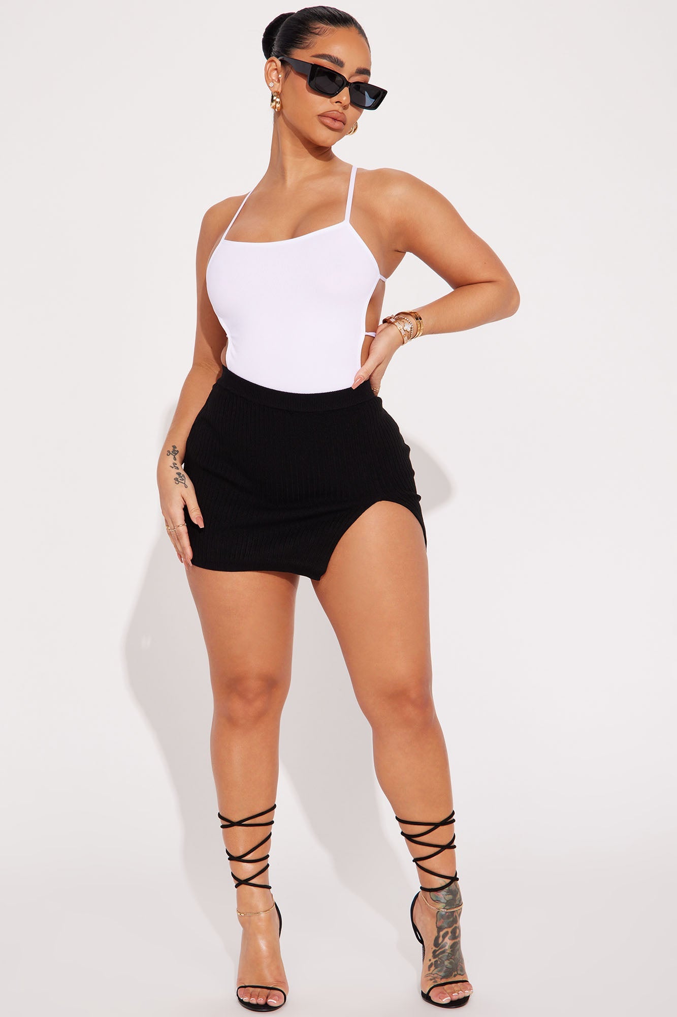 https://cdn.shopify.com/s/files/1/0293/9277/products/02-13-23Studio1_DD_IM_11-21-04_14_SG15594_Black_18794_MR.jpg?v=1676667812