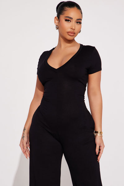 https://cdn.shopify.com/s/files/1/0293/9277/products/02-13-23Studio1_DD_IM_13-13-16_30_AP9279_Black_R_19047_SG.jpg?v=1677004207&with=400&height=600