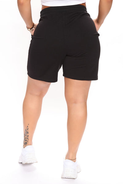 https://cdn.shopify.com/s/files/1/0293/9277/products/02-14-22Studio5_DD_AC_14-00-02_50_73236_Black_1111_KL.jpg?v=1644970475&with=400&height=600