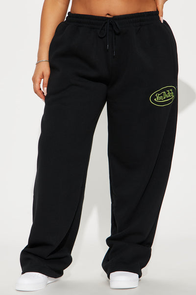 https://cdn.shopify.com/s/files/1/0293/9277/files/02-14-25_S4_18_7VND9A5549NV_Black_Green_dd_LP_AC_10-58-00_PLUS_17328_CM.jpg?v=1740008051&with=400&height=600