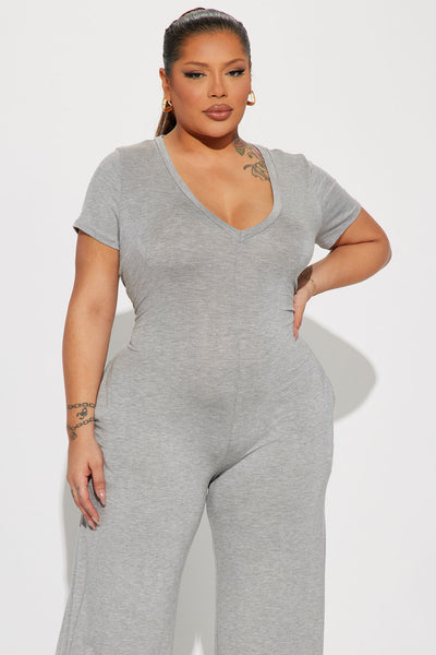 https://cdn.shopify.com/s/files/1/0293/9277/products/02-15-23Studio4_KF_AC_13-56-55_51_AP9279_HeatherGrey_16888_PLUS_DG.jpg?v=1677112576&with=400&height=600