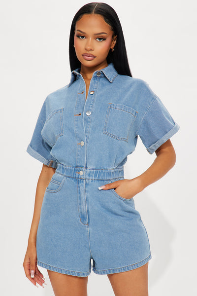 https://cdn.shopify.com/s/files/1/0293/9277/files/02-15-24_S8_4_IJP11222_LightWash_P_KT_AC_10-33-36_47707_PXF.jpg?v=1709149308&with=400&height=600