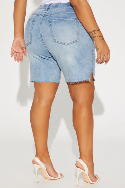 https://cdn.shopify.com/s/files/1/0293/9277/files/02-16-24_S4_46_ZDSHF836M1_LightBlueWash_P_DT_SS_13-30-17_PLUS_36724_PXF_ES.jpg?v=1708560008&with=400&height=600