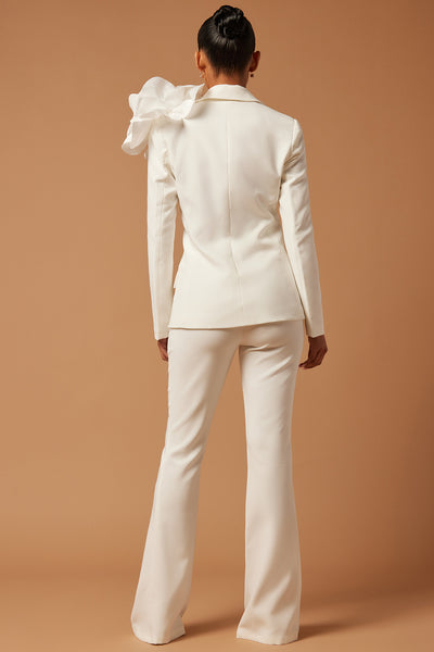 https://cdn.shopify.com/s/files/1/0293/9277/files/02-16-24_S5_43_23GWF10742AB_OffWhite_KT_IM_15-16-59_44473_PXF.jpg?v=1708457186&with=400&height=600