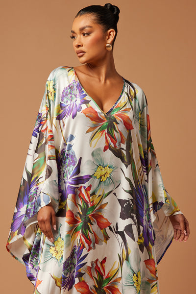 https://cdn.shopify.com/s/files/1/0293/9277/files/02-16-24_S5_6_23GWF10244_WhiteCombo_KT_IM_10-25-27_43622_PXF.jpg?v=1708453148&with=400&height=600
