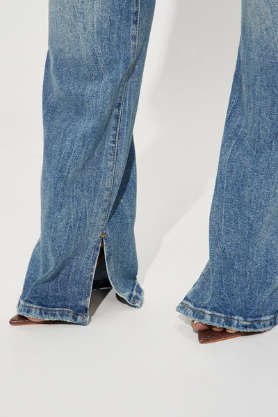 https://cdn.shopify.com/s/files/1/0293/9277/files/02-16-24_S6_2_N3150MB_MediumWash_CB_AP_10-14-21_PLUS_97927_PXF.jpg?v=1709067790&with=400&height=600