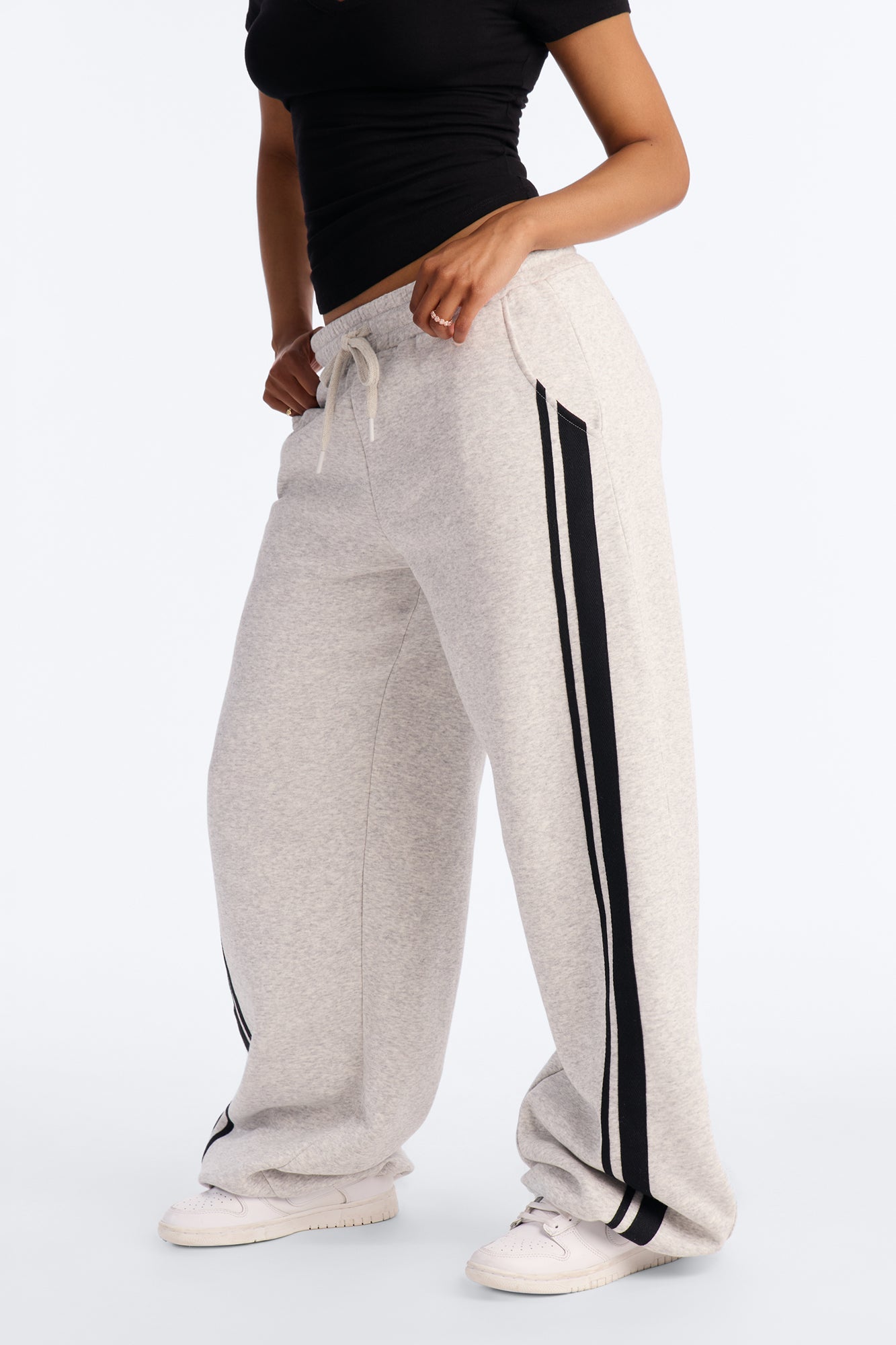 https://cdn.shopify.com/s/files/1/0293/9277/files/02-16-26_S5_28_B225LN5108_HeatherGrey_AB_NL_14-08-27_32387_PXF.jpg?v=1771532108