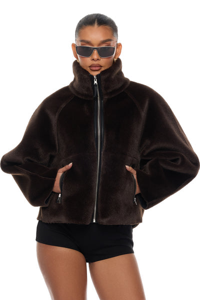 https://cdn.shopify.com/s/files/1/0293/9277/files/02-17-26_S9_18_D95370_BlackBrown_ZSR_KJ_IM_13-19-41_0740_PXF_e97a313d-07a1-464e-88b6-c5fdbfebb281.jpg?v=1775786776&with=400&height=600