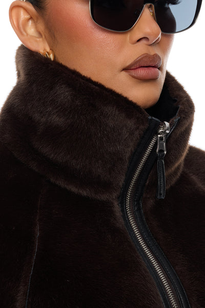 https://cdn.shopify.com/s/files/1/0293/9277/files/02-17-26_S9_18_D95370_BlackBrown_ZSR_KJ_IM_13-19-58_0746_PXF_f5af7174-d589-4538-922b-e6338e2546d0.jpg?v=1771612198&with=400&height=600