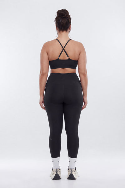 https://cdn.shopify.com/s/files/1/0293/9277/files/02-18-26_S6_PM_20_B12503SB1302P_Black_JG_AA_18-47-29_9651-2_ES_ES_ES_JA_PLUS_ES_5d4af608-c39e-4f84-a0a0-f1e05f9a9648.jpg?v=1776809992&with=400&height=600