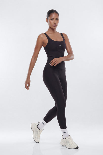 https://cdn.shopify.com/s/files/1/0293/9277/files/02-18-26_S6_PM_21_B12503SP1305_Black_JG_AA_18-51-04_0889-7_ES_ES_JA_CM.jpg?v=1773351662