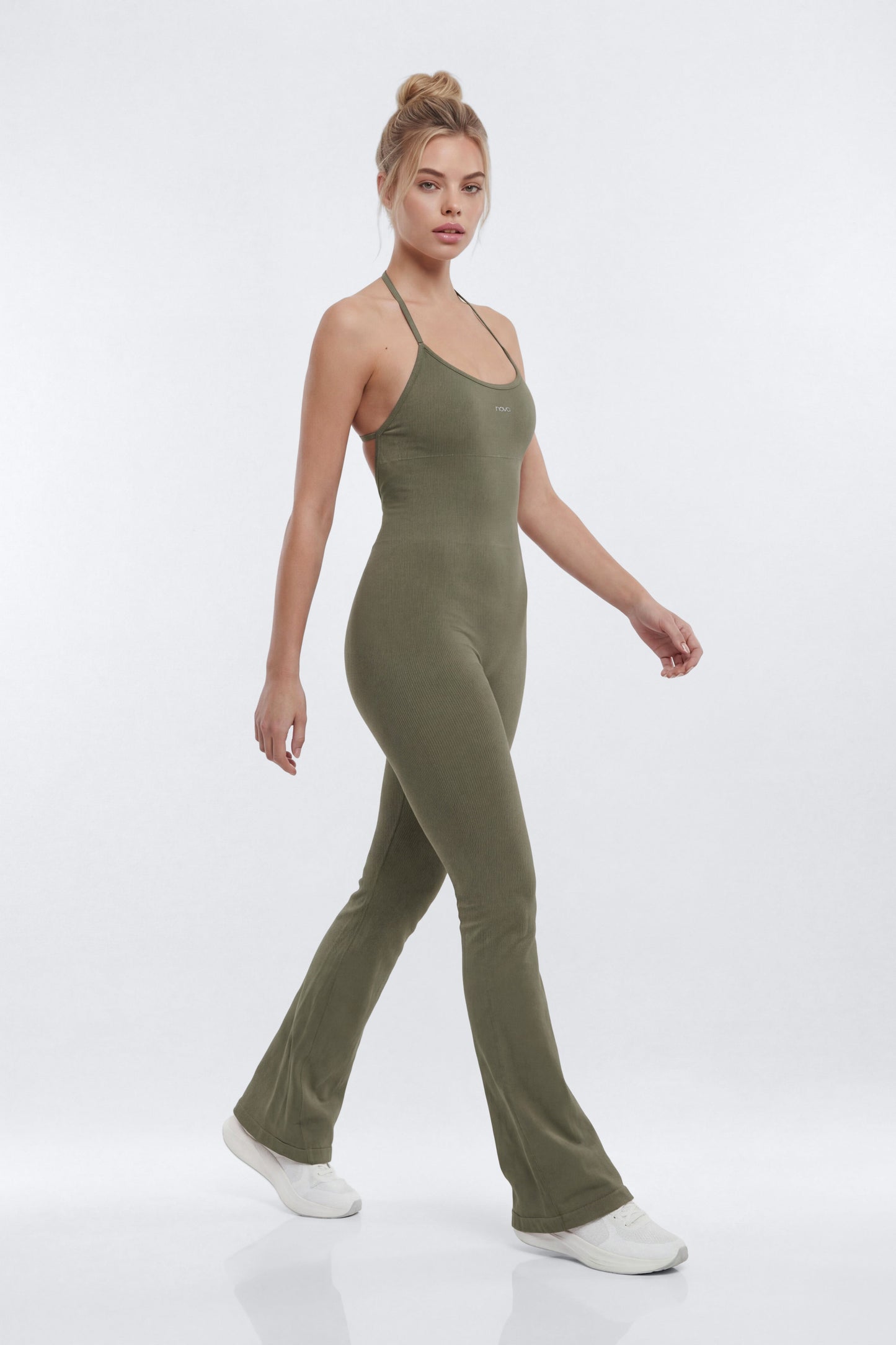 https://cdn.shopify.com/s/files/1/0293/9277/files/02-18-26_S6_PM_28_B12503SJ1304_Moss_JG_AA_19-48-48_1108-5_ES_ES_ES_JA_CM.jpg?v=1773352086