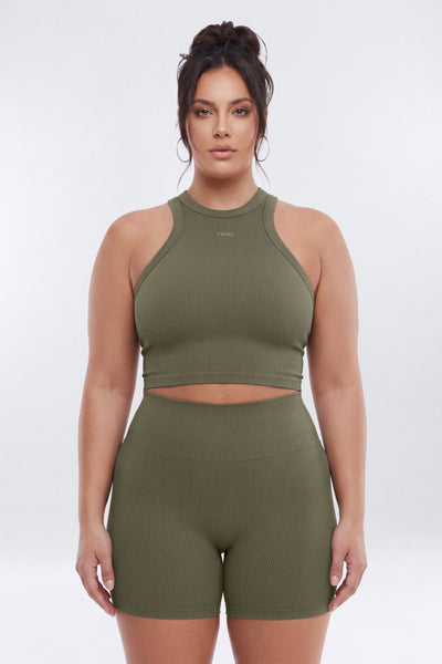 https://cdn.shopify.com/s/files/1/0293/9277/files/02-18-26_S6_PM_35_B12503SB1305_Moss_JG_AA_20-29-37_9762-8_2__ES_ES_ES_JA_PLUS_ES_8427d7b7-7ac1-40ca-b33f-f097e615fcfe.jpg?v=1776811451&with=400&height=600