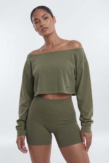 https://cdn.shopify.com/s/files/1/0293/9277/files/02-18-26_S6_PM_37_B125SP1309_Moss_JG_AA_20-35-38_1326-10_EH_ES_JA_CM.jpg?v=1773353571
