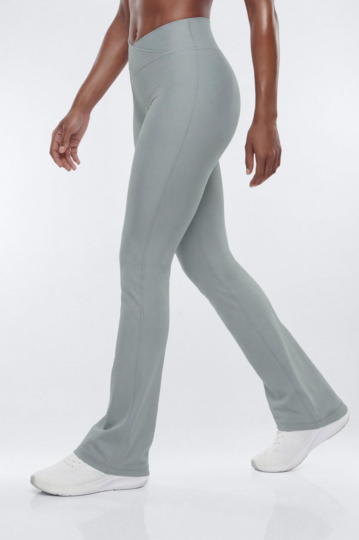 https://cdn.shopify.com/s/files/1/0293/9277/files/02-18-26_S6_PM_41_B12503SB1303_Steel_JG_AA_20-57-44_1453-8_EH_ES_JA_CM.jpg?v=1773710711