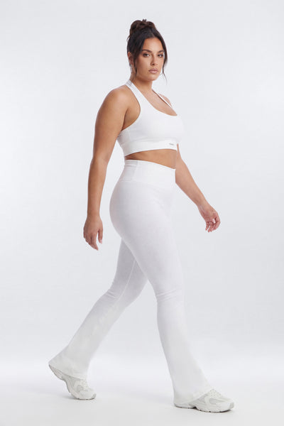https://cdn.shopify.com/s/files/1/0293/9277/files/02-19-26_S3_PM_16_B12503SB1307_BrightWhite_JG_AA_18-30-18_42394-5_ES_ES_ES_CM_JA_ES_PLUS.jpg?v=1777069328&with=400&height=600
