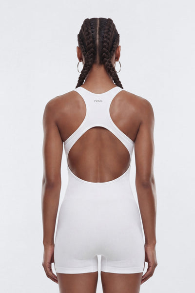 https://cdn.shopify.com/s/files/1/0293/9277/files/02-19-26_S3_PM_17_B12504SJ1301_BrightWhite_JG_AA_18-31-44_1540-2_ES_ES_JA_CM.jpg?v=1773428394&with=400&height=600