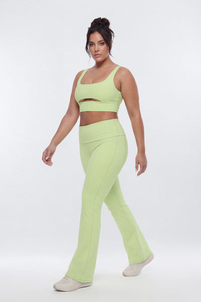 https://cdn.shopify.com/s/files/1/0293/9277/files/02-19-26_S3_PM_29_B125SP0502_Pistachio_JG_AA_19-35-56_42518-3_EH_ES_ES_CM_JA_PLUS_JA.jpg?v=1777071535&with=400&height=600