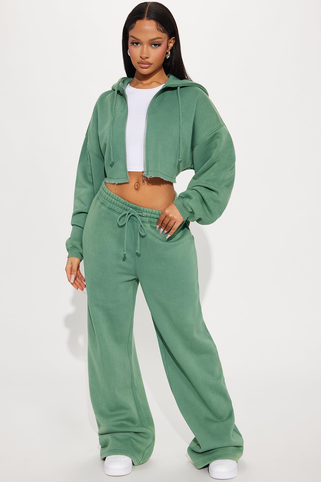 https://cdn.shopify.com/s/files/1/0293/9277/files/02-20-24_S2_69_ZDZPK11103SET_Green_KJ_RL_15-15-50_10412_PXF.jpg?v=1708725115