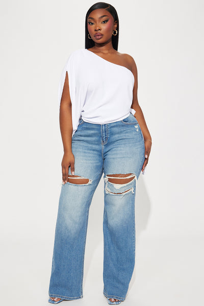 https://cdn.shopify.com/s/files/1/0293/9277/files/02-21-24_S6_37_T22491MVV_White_KS_IM_14-02-07_PLUS_101843_PXF.jpg?v=1708790402&with=400&height=600