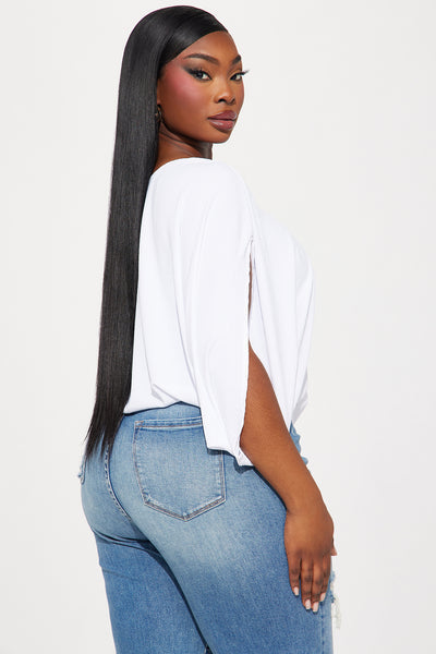 https://cdn.shopify.com/s/files/1/0293/9277/files/02-21-24_S6_37_T22491MVV_White_KS_IM_14-02-59_PLUS_101851_PXF.jpg?v=1708790397&with=400&height=600