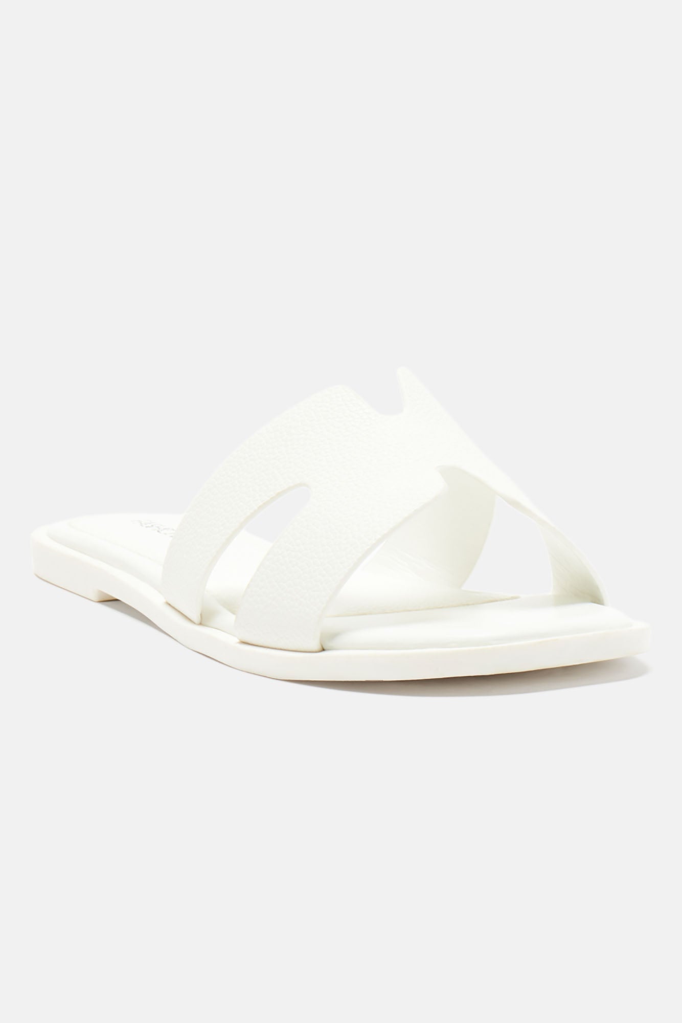 https://cdn.shopify.com/s/files/1/0293/9277/files/02-22-24_S10_61_LUKE01A_White_P_CXB_15-06-53_5735_RB_ES.jpg?v=1740176683