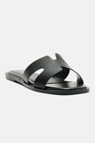 https://cdn.shopify.com/s/files/1/0293/9277/files/02-22-24_S10_62_LUKE01A_Black_P_CXB_15-07-42_5739_RB_ES.jpg?v=1740176700&with=400&height=600