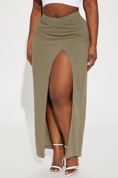 https://cdn.shopify.com/s/files/1/0293/9277/files/02-22-24_S4_37_S50034C_Olive_KJ_SS_13-22-02_PLUS_55257_PXF.jpg?v=1714427006&with=400&height=600